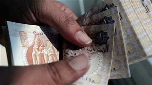 بعد قفزة الأسعار.. هل يسبب الخفض المنتظر للجنيه بالبنوك موجة غلاء جديدة؟