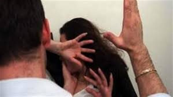 اتخانقوا على مصاريف البيت..تفاصيل القبض على المتهم بتهشيم رأس زوجته بالطالبية