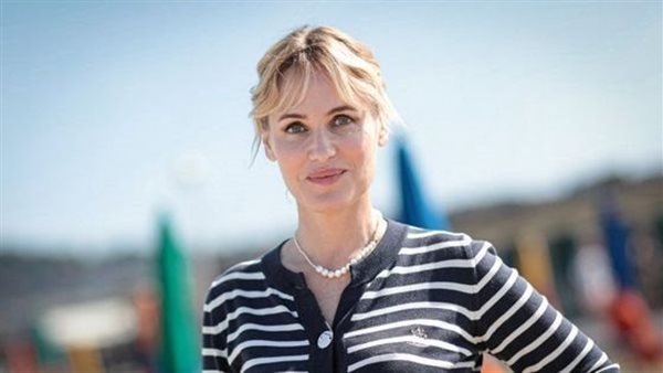 اغتصبها وهي 14 سنة..تفاصيل مثيرة في اتهام ممثلة مخرجا شهيرا بالاعتداء عليها