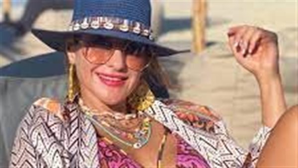 مكشوف وقصير.. هيدي كرم تثير الجدل بالتاتو | شاهد