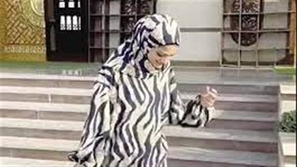 عبايات حريمي في ساحة القنديل الأخضر.. القصة الكاملة لواقعة فوتوسيشن المسجد في بني سويف