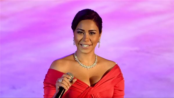 بالشورت.. شيرين عبد الوهاب تثير الجدل بهذه الإطلالة | شاهد