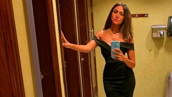  ما القصة؟.. هند عبدالحليم تكشف أسرار عملية إزالة الحسنة وزيجة انتهت بعد 3 سنوات فقط | فيديو