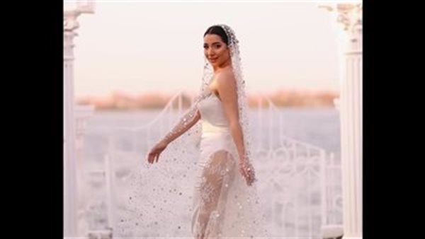 زواج خدعة وفستان دون بطانة.. قصة البلوجر أروى قاسم التي أثارت السوشيال ميديا | شاهد