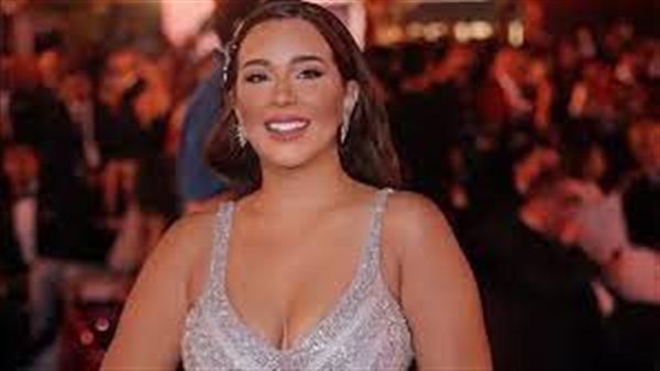 بهذه الإطلالة.. أسما شريف منير تشعل السوشيال ميديا | شاهد