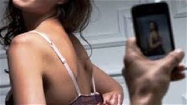 أوهمها بعلاجها روحانيًا.. تفاصيل مثيرة في محاكمة شاب ببورسعيد هدد فتاة بصور عارية