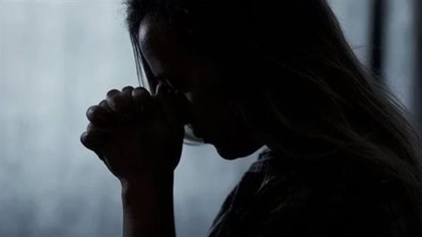 مدمن مواقع وفيديوهات مخلة.. زوجة تطلب الخلع من زوجها في محكمة الأسرة