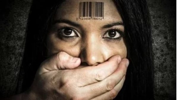 يعمل بمستشفى شهير.. الكشف عن زعيم أكبر عصابة تجارة أعضاء 