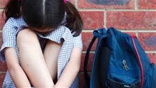 أول تحرك رسمي.. تفاصيل مثيرة في اتهام معلم بالتحرش بتلميذاته بأسيوط