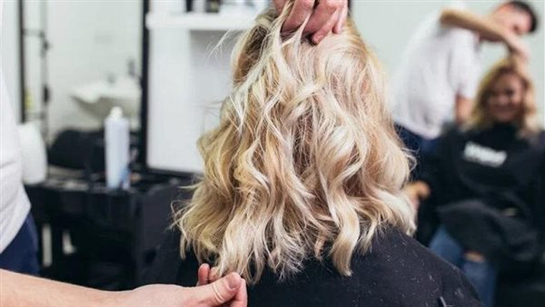 بتعمل ايه يا حيوان.. تفاصيل مثيرة في التحرش بسيدة داخل كوافير بالجيزة