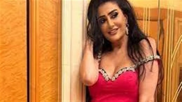 تاتو وفستان أنيق.. غادة عبد الرازق تثير الجدل بهذه الإطلالة | شاهد 