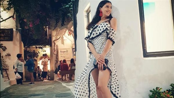 بدون مكياج.. مي عمر تفاجئ الجمهور بهذه الإطلالة | شاهد