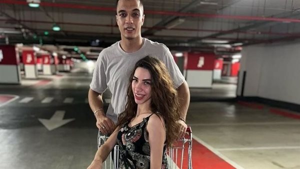 هات فلوس.. تفاصيل طلاق عمر شريف ويارا كمال أصحاب تريند دلوعة بابي