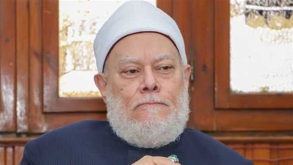 علي جمعة يجيب.. هل علاقة شاب بفتاة خارج نطاق الزواج تعتبر حرامًا؟ | فيديو