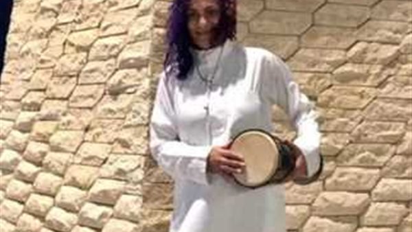 عايزة أفرح صحابي.. حكاية أول قبطية تعمل بمهنة المسحراتي | فيديو