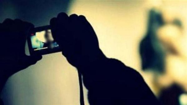 في رمضان.. تفاصيل سقوط فتاة تبث فيديوهات خادشة على مواقع التواصل الاجتماعي