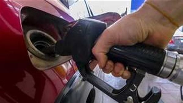 قرار عاجل بشأن رغيف الخبز.. أسعار البنزين والسولار الجديدة بعد الزيادة