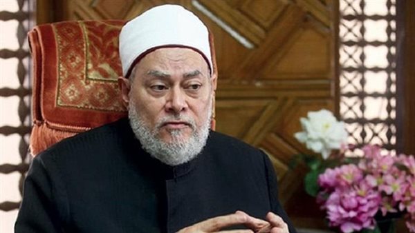 رد مفاجيء من علي جمعة.. طفلة تسأل هو ليه ربنا خلانا نلبس الحجاب فى الصلاة؟