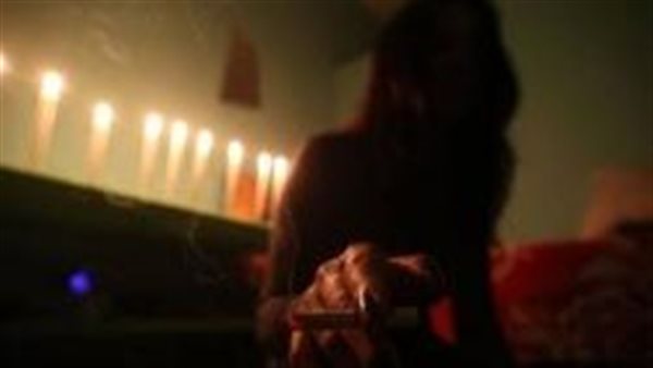 في رمضان.. رجل وزوجته يروجان للأعمال المنافية للآداب على فيس بوك