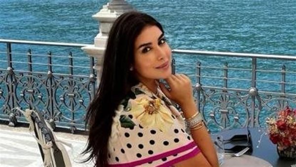 رقم خرافي.. ياسمين صبري تثير ضجة بسبب ثمن ساعتها | شاهد