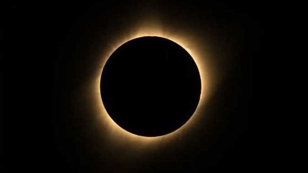 النهار هيكون ليل.. هل هناك أضرار على البشر خلال الظاهرة الفلكية في 8 أبريل؟