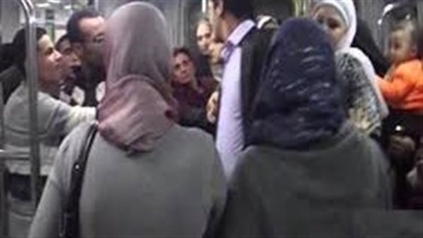 استغل زحمة قبل الفطار.. تفاصيل حبس شاب متهم بالتحرش بفتاة في المترو