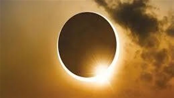 الكسوف الكلي للشمس.. بيان جديد من معهد الفلك يكشف التفاصيل