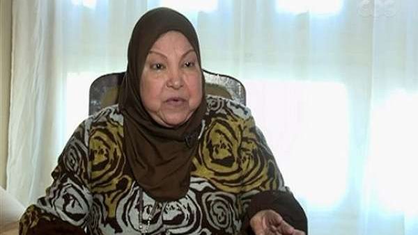 سعاد صالح تفجر مفاجأة.. هل التدخين في رمضان يفطر؟