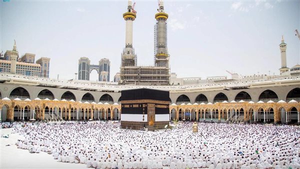 علي جمعة يجيب.. هل احصل على الصلاة المضاعفة في المسجد الحرام عبر الميتافيرس؟