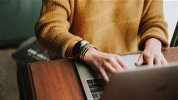 حولي فلوس بسرعة.. تفاصيل سقوط هاكر حسابات فيسبوك في قبضة الداخلية