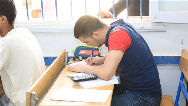 عصا إلكترونية وكاميرات مراقبة.. إجراءات جديدة من التعليم بشأن الثانوية العامة