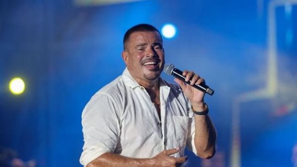 رقم خرافي.. سعر ساعة عمرو دياب في الجونة يثير ضجة | شاهد