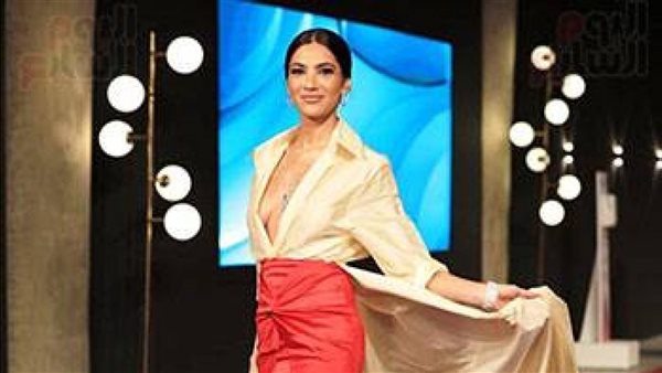 هكذا علق الجمهور.. هدى المفتي تثير الجدل بالجلباب البلدي | فيديو