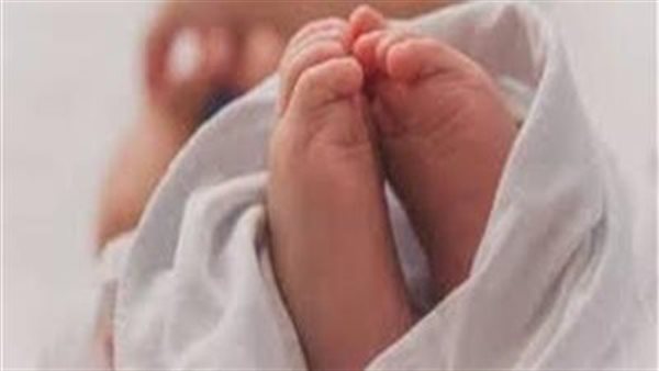 أم بلا قلب.. وضعت رضيعها أمام منزل طبيب وتركته وغادرت بلا رجعه