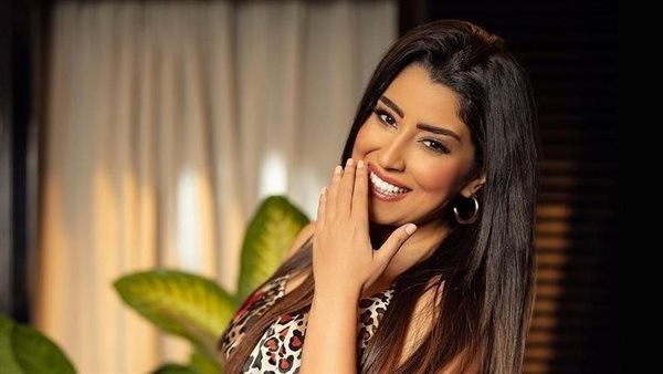 شكلها اتغير.. آيتن عامر تثير الجدل على السوشيال ميديا بالقفطان المغربي | شاهد