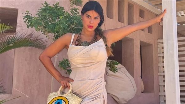 مكشوف البطن.. نورهان منصور تثير الجدل بهذه الإطلالة | شاهد