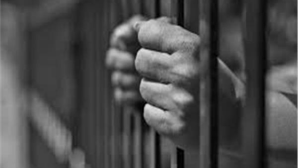 خنقه بالقميص.. تفاصيل الحكم على عامل جمع قمامة هتك عرض زميله وقتله في الإسكندرية