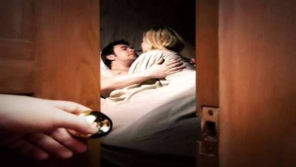 بنزل من البيت وعشيقها بيطلع.. هشام يطلب تطليق زوجته في محكمة الأسرة