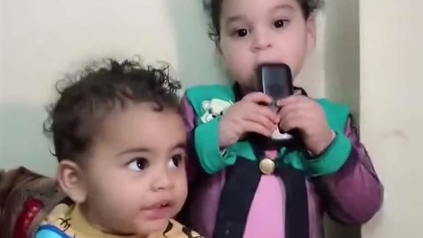 3 أيام دون طعام وبلا والدين.. تفاصيل صادمة جديدة في واقعة طفلي الغربية