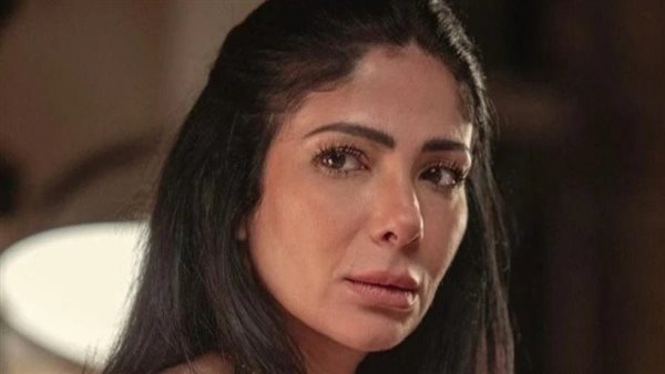 بعد وفاته.. ماذا قالت منى زكي عن صلاح السعدني ؟ | شاهد