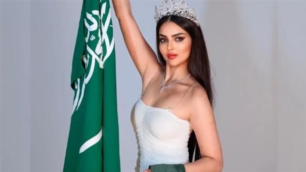 بعد تكذيب السعودية رومي القحطاني.. سيدة عمرها 60 عاما تثير الجدل بمسابقة ملكة جمال الكون | شاهد