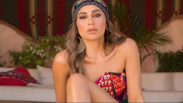 بعد شائعات جمعتها بأنس بوخش.. دينا الشربيني تحسم الجدل وتعلن ارتباطها بشاب مفاجأة