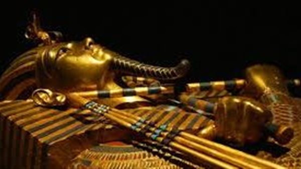 هل كان معاق أم محارب؟.. القصة الكاملة للجدل العلمي بشأن الملك توت عنخ آمون