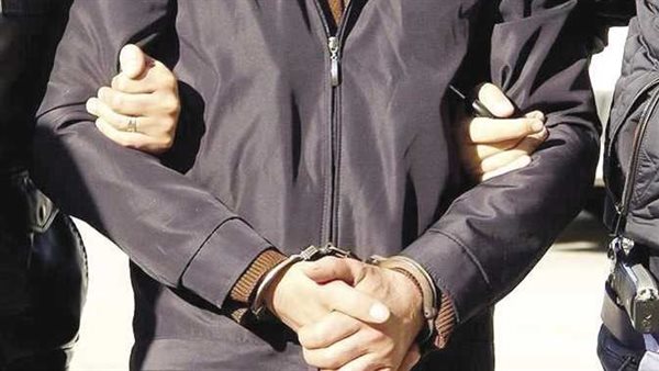 رماها من المنور.. تفاصيل القبض على المتهم بقتل والدته في المرج