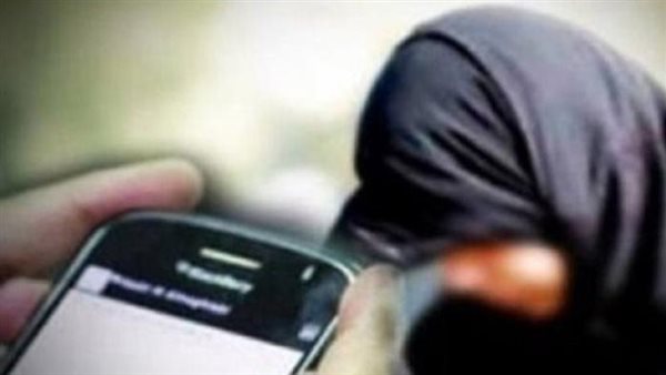 ما القصة؟.. شاب صعيدي ينشر صورا إباحية لخطيبته وهكذا عاقبته المحكمة