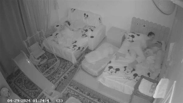 كتمت نفسه في أوضة النوم.. تفاصيل ضبط خادمة لاتهامها بتعذيب طفل بالتجمع