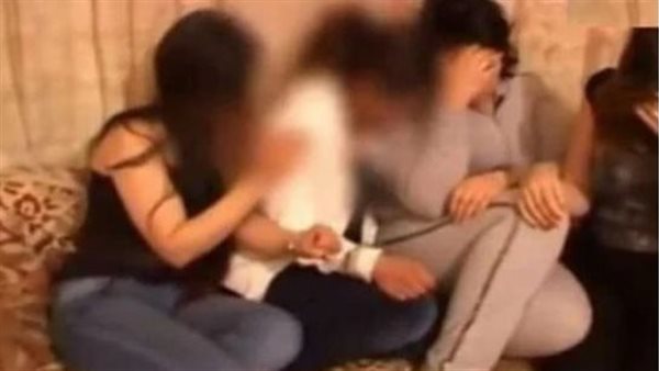 تفاصيل مثيرة.. تيك توكر شهيرة تقدم فتيات الليل للأثرياء العرب في الحي الراقي