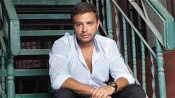 20 بلوك و100 فضيحة.. رامى صبرى يثير الجدل بتعليق غامض | شاهد