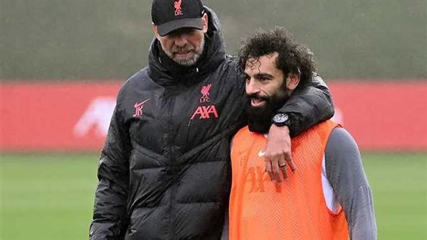 ليست مجرد علاقة عمل.. رسالة مؤثرة من محمد صلاح في وداع كلوب