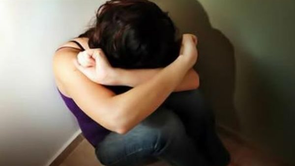 استغلت غيابه..محاكمة عاجلة لزوج أم أنهى حياة طفلة زوجته لحملها سفاحًا بالغربية